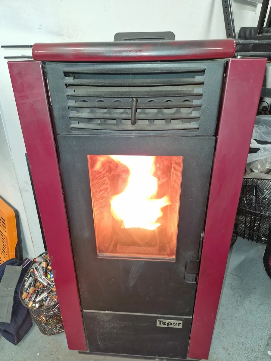Wood pellet stove - Image 2