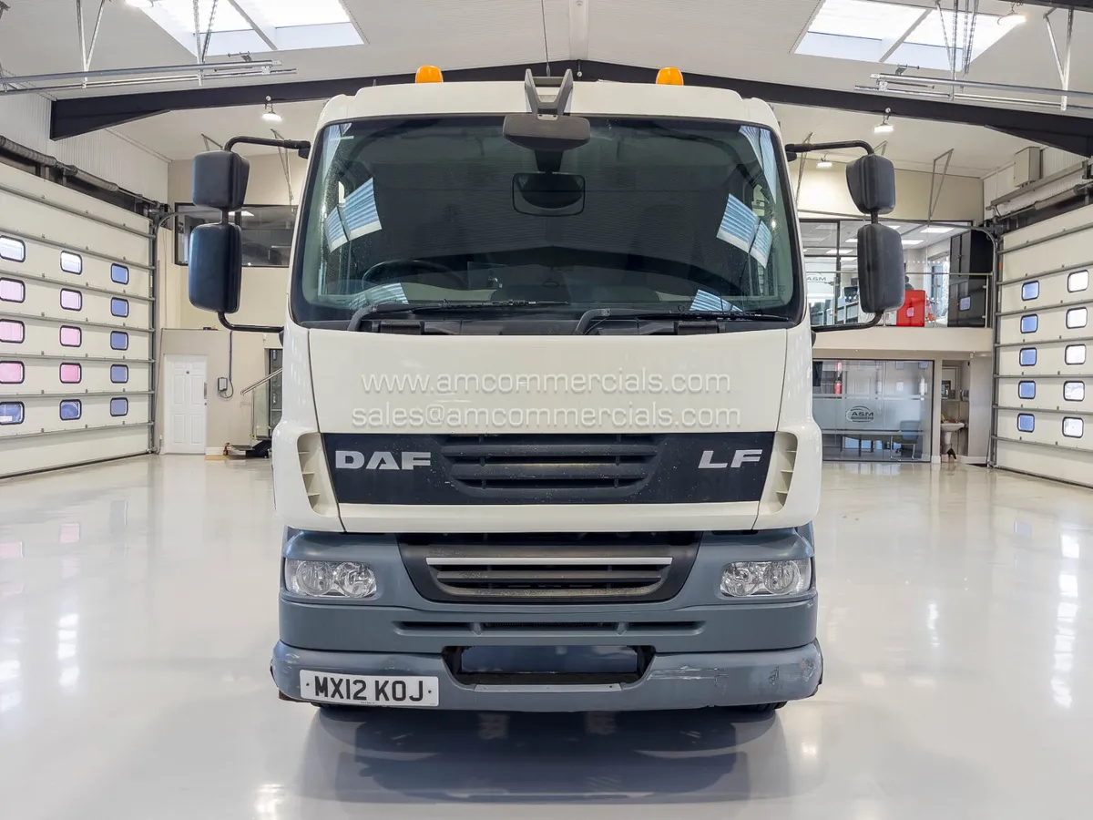 2012 (12) DAF LF 55.220 4X2 DROPSIDE BLOCK GRAB - Image 2