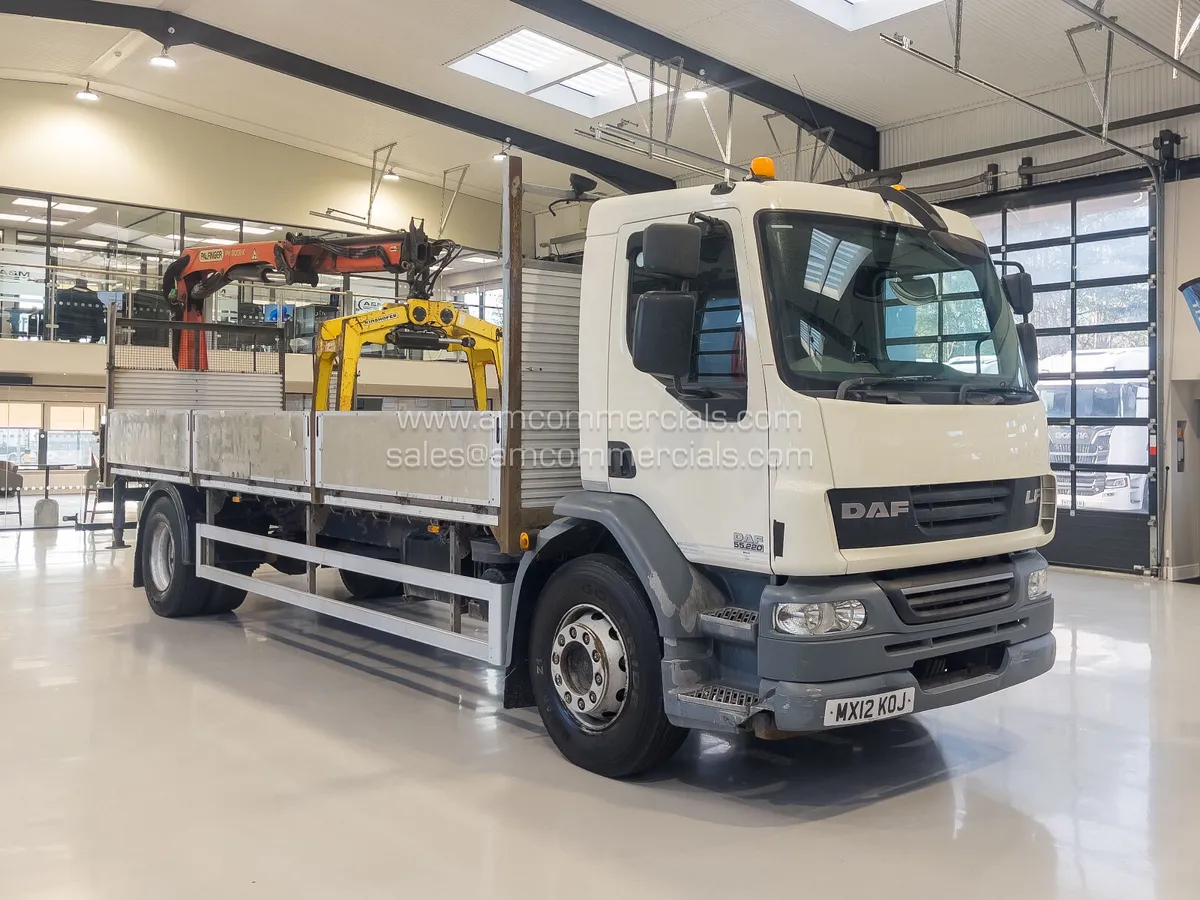 2012 (12) DAF LF 55.220 4X2 DROPSIDE BLOCK GRAB - Image 1