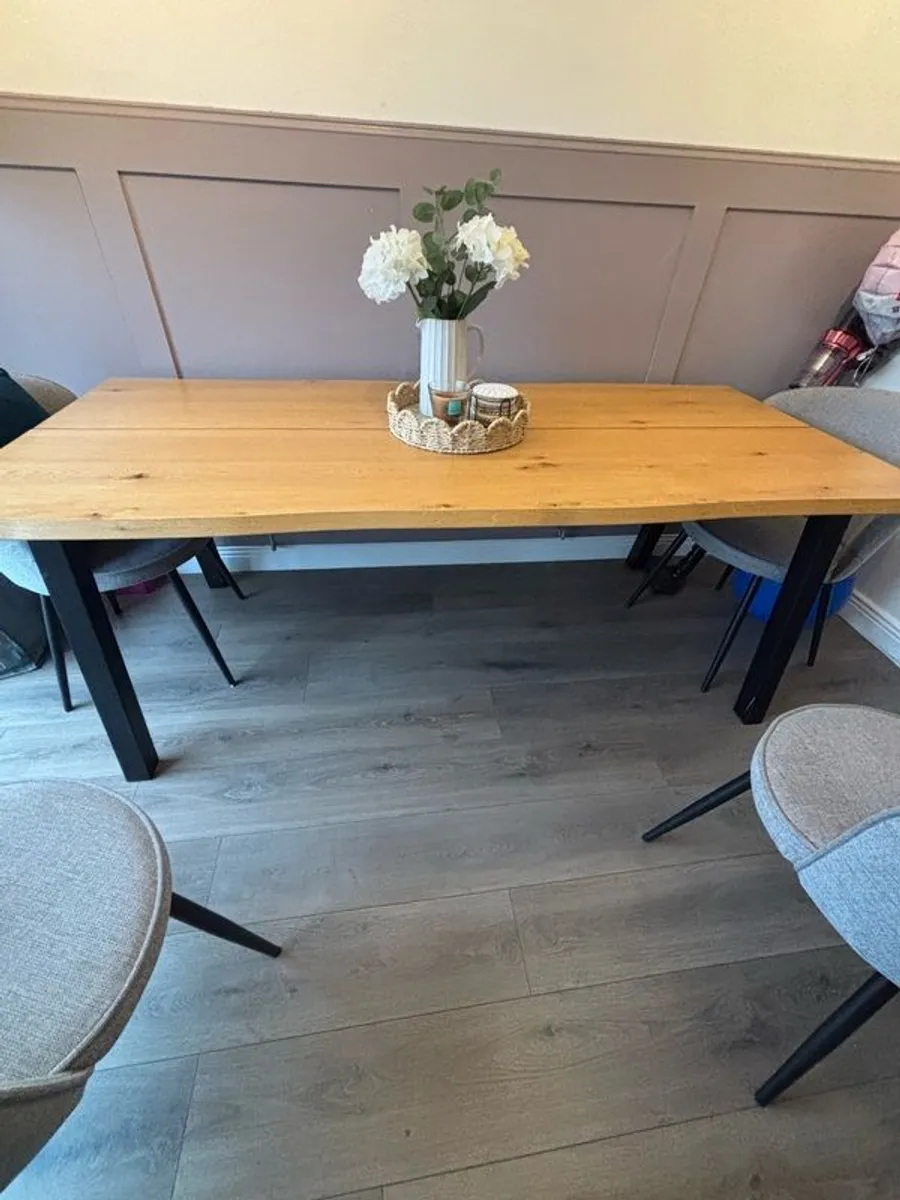 Dining table - Image 2
