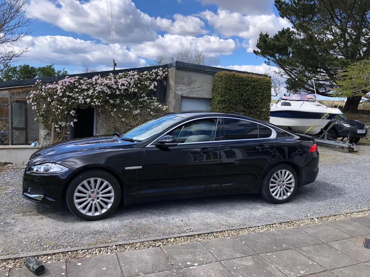 JAGUAR in a immaculate condition - Image 3