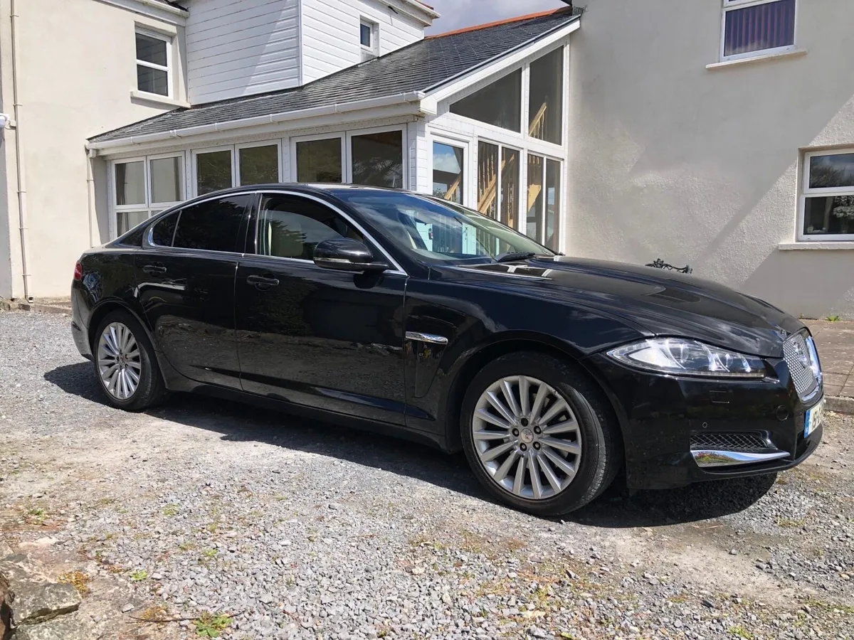 JAGUAR in a immaculate condition - Image 4