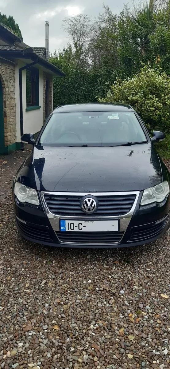 Volkswagen Passat 2010 - Image 1
