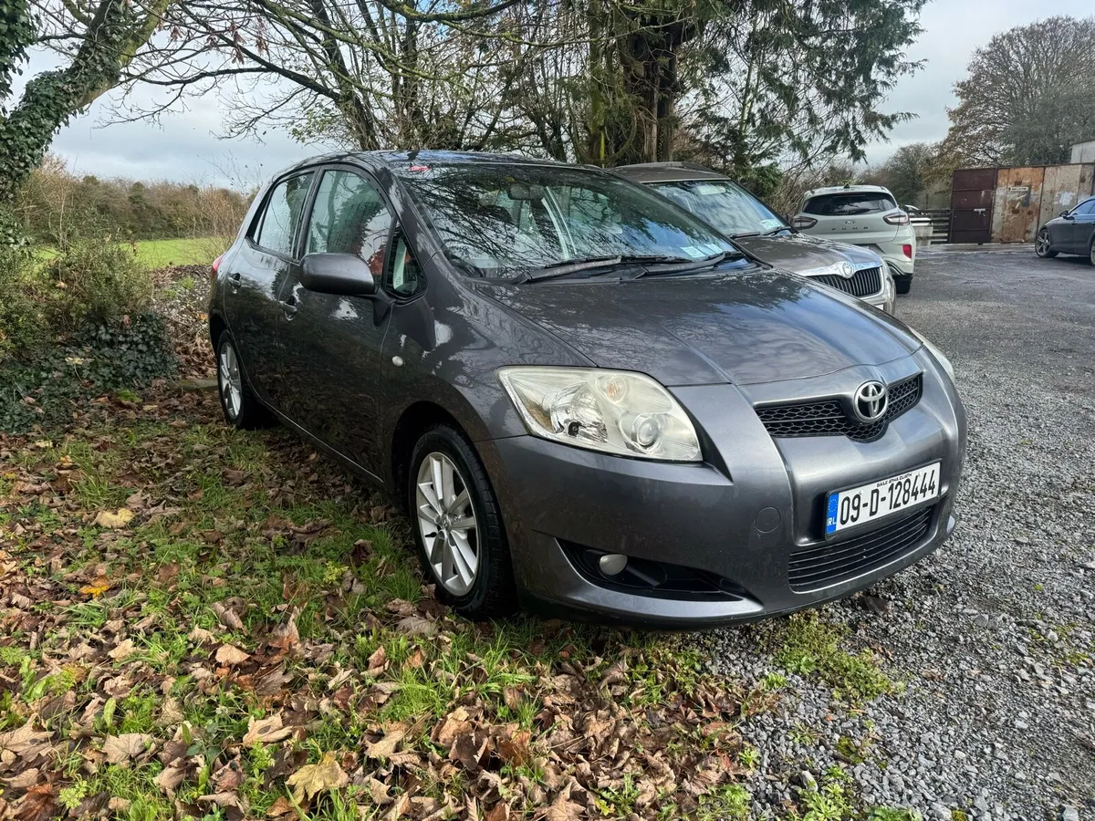 Toyota auris - Image 1