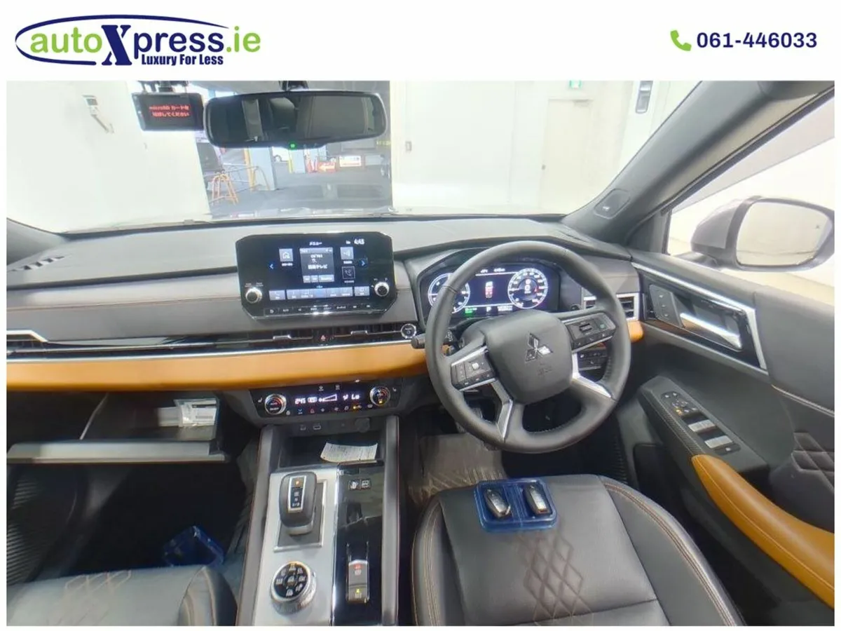 Mitsubishi Outlander PHEV 4WD P – LUXURY 7-SEATER - Image 2