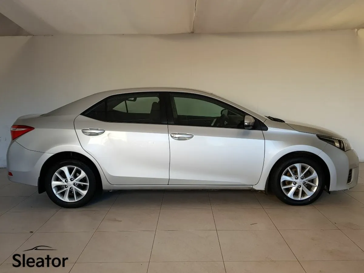 Toyota Corolla 1.4d-4d Aura 4DR - Image 2