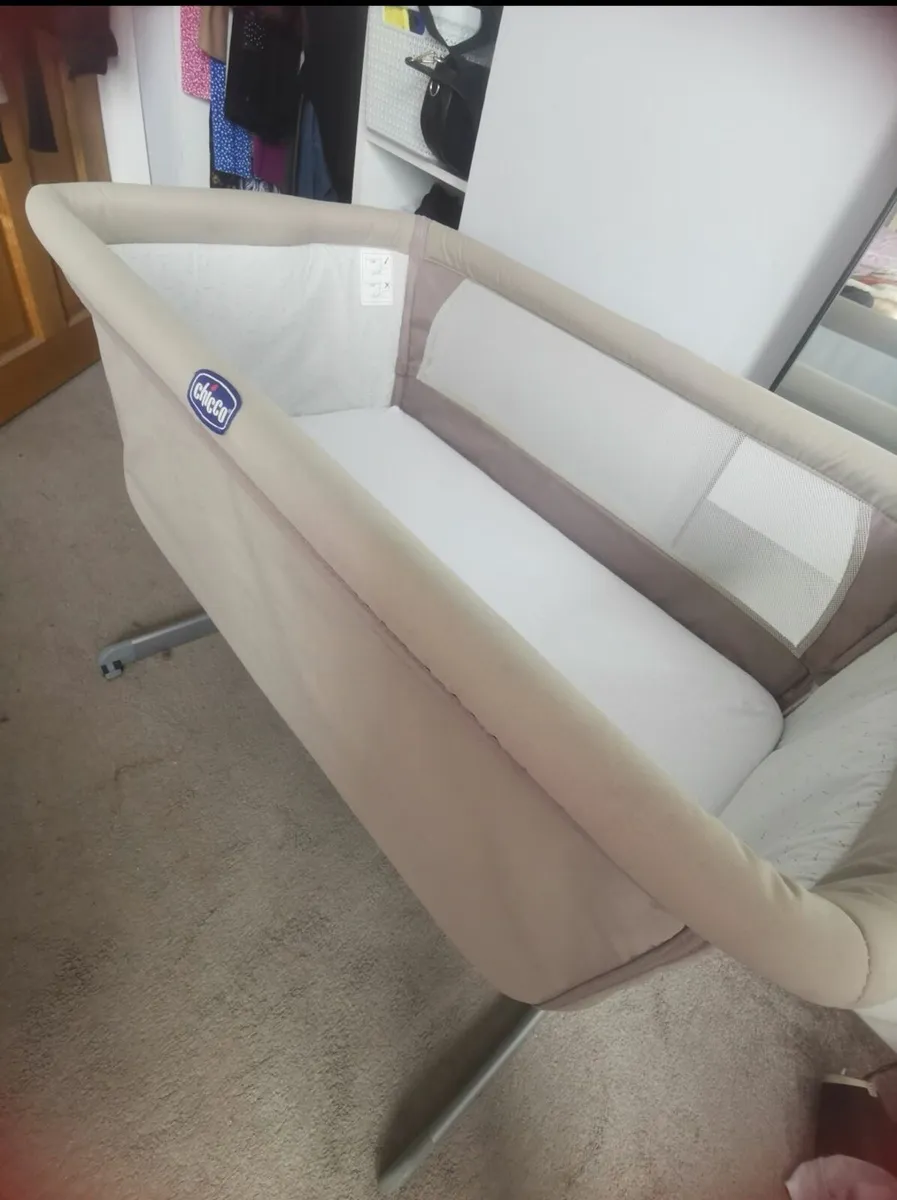 Baby cot and baby bouncer - Image 1