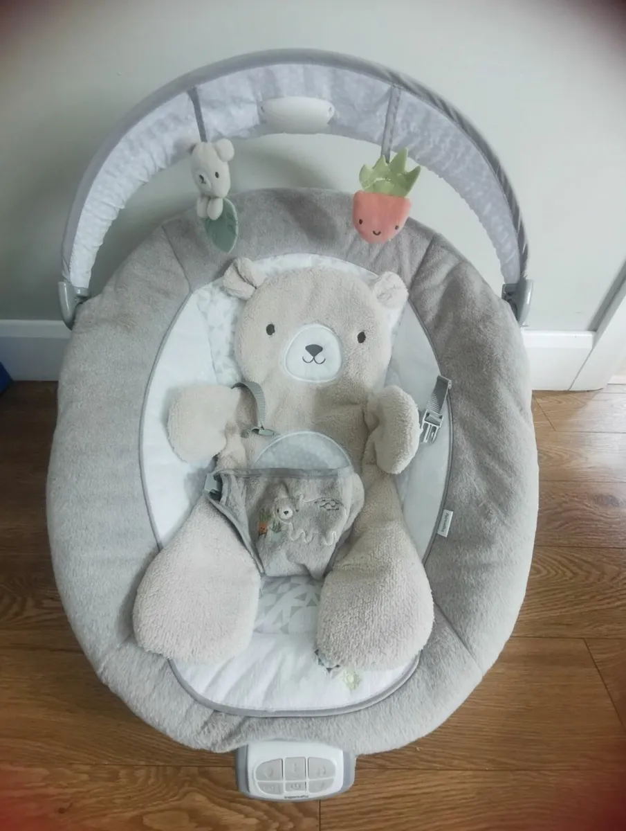 Baby cot and baby bouncer - Image 3