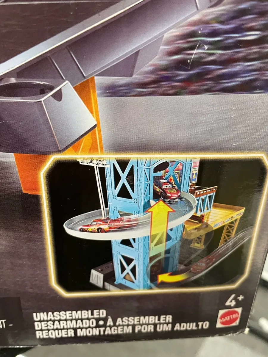 Piston cup motorized garage Disney cars toy - Image 3