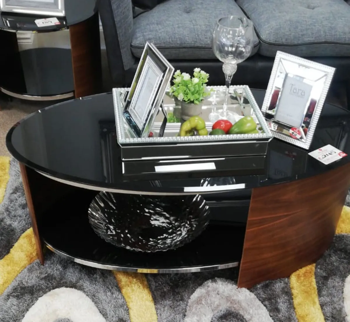 Tv stand & coffee table - Image 1