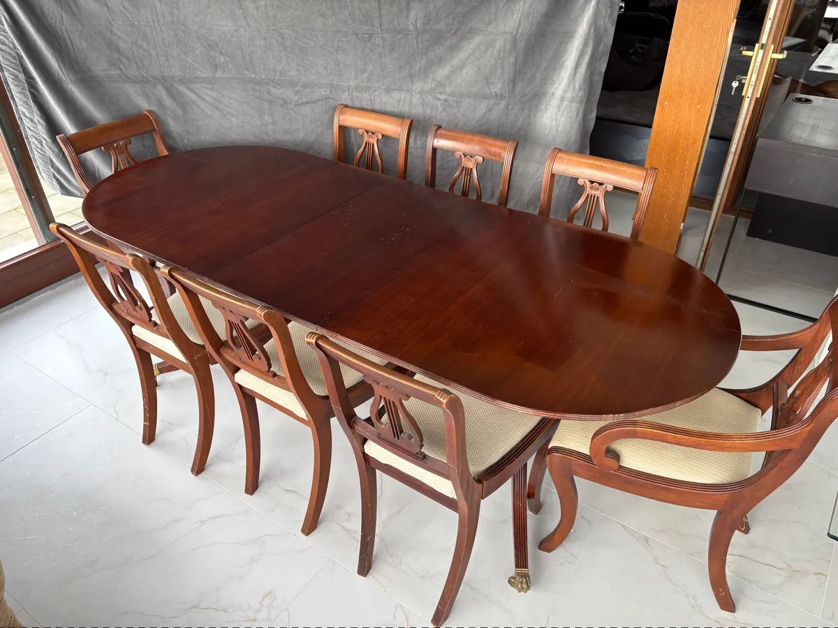 Mahogany D-end dining extendable table & 8 chairs - Image 4