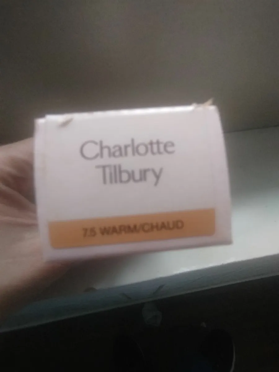 Charlotte Tilbury airbrush flawless foundation - Image 1