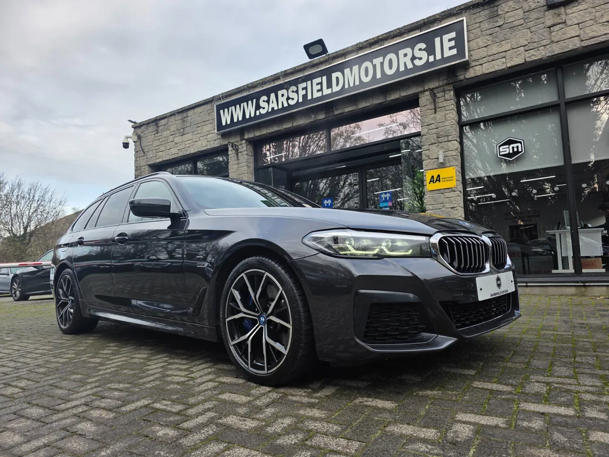2022 BMW 530E M-SPORT ESTATE AUTO.PAN ROOF. - Image 1