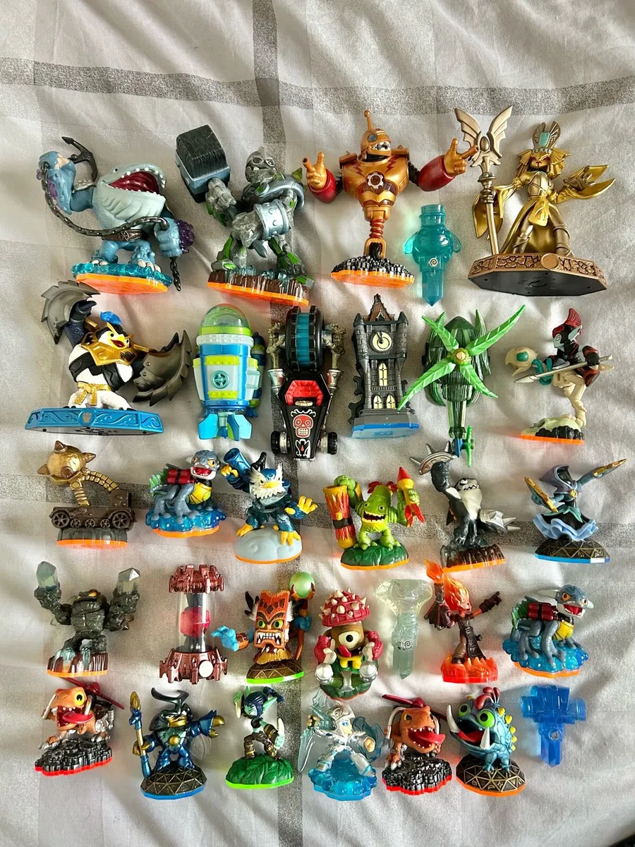 31 Undamaged Skylanders (€40 total posted)
