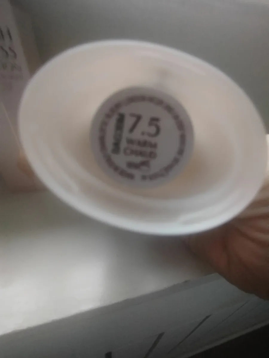 Charlotte Tilbury airbrush flawless foundation - Image 4