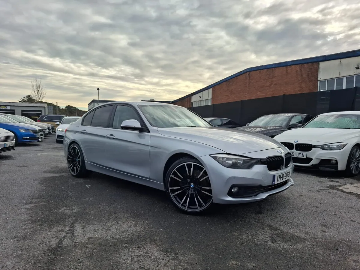 2017 bmw 318 SE automatic - Image 3