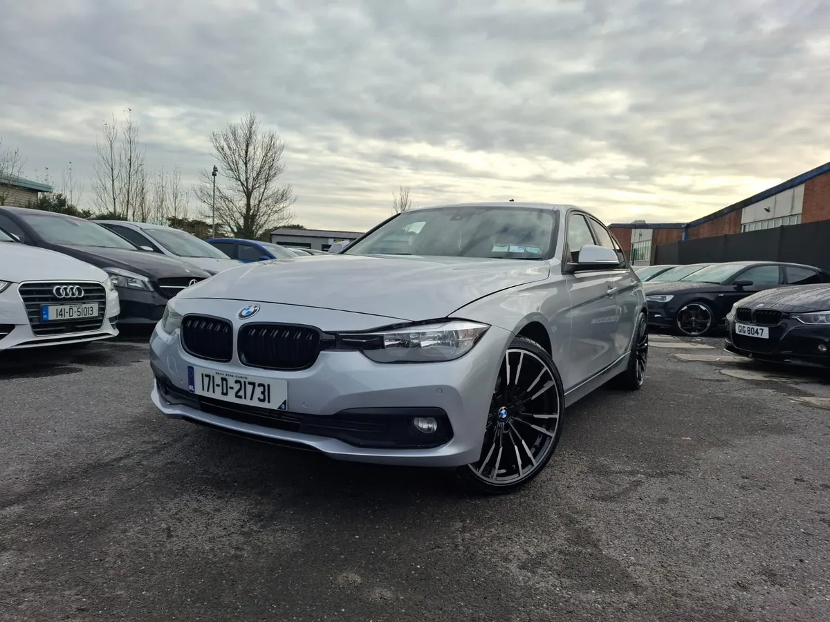 2017 bmw 318 SE automatic - Image 4