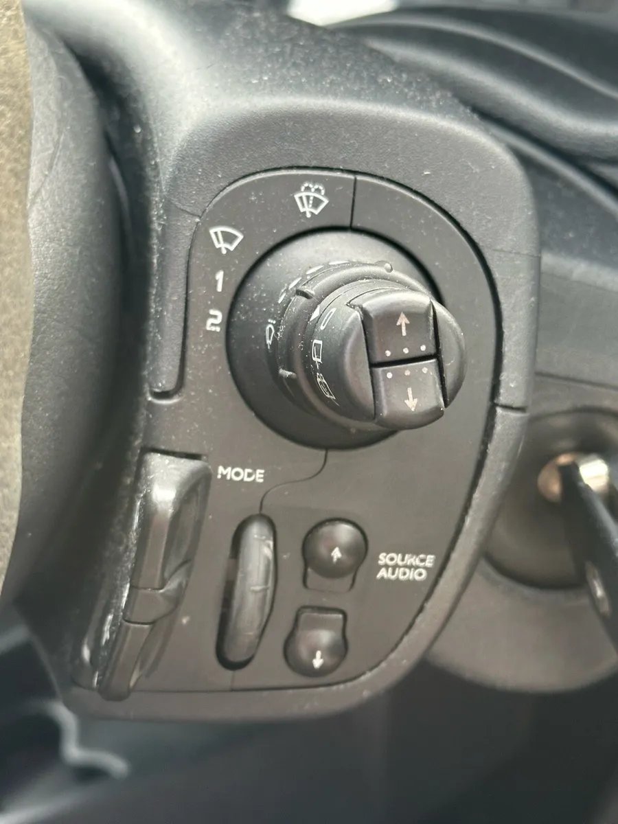 Clean clio with nct. - Image 4