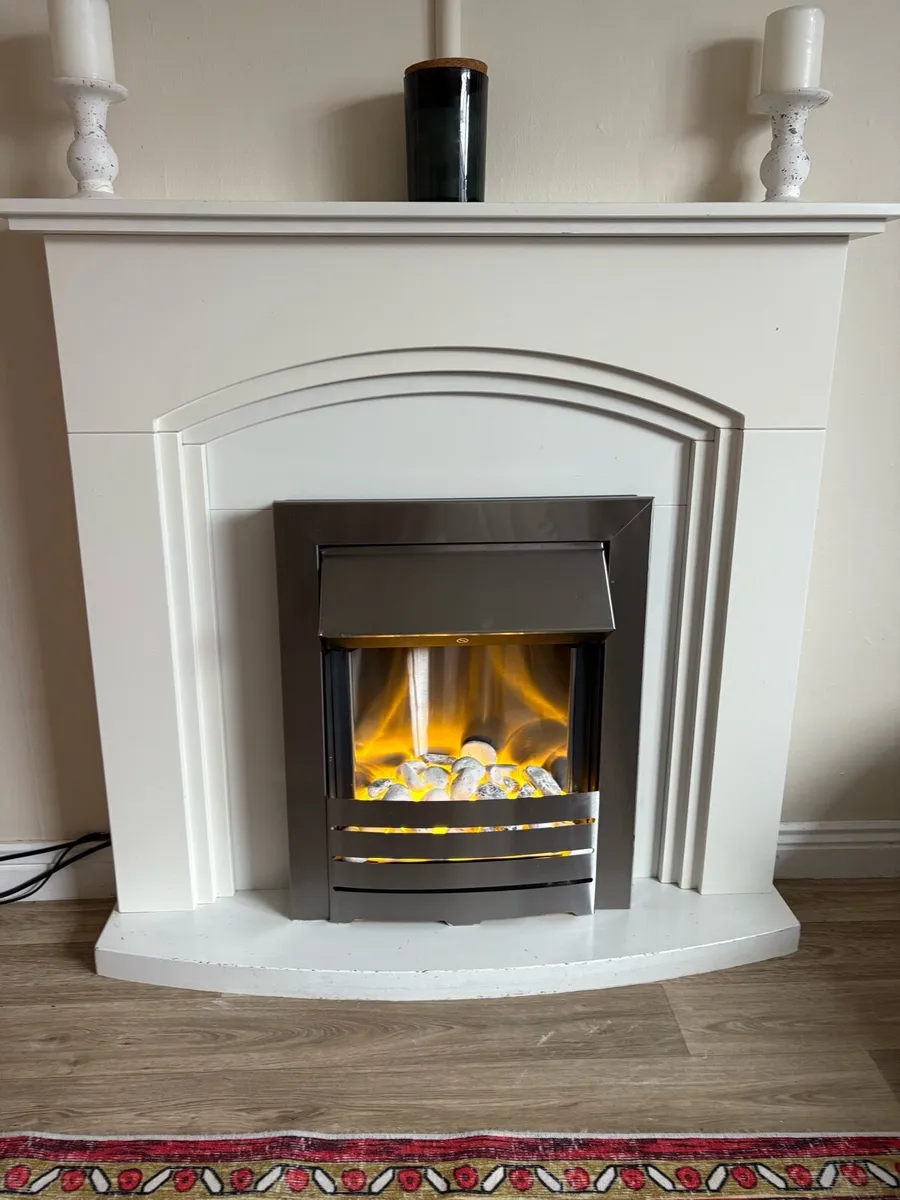 Electric fireplace and surround - Image 1