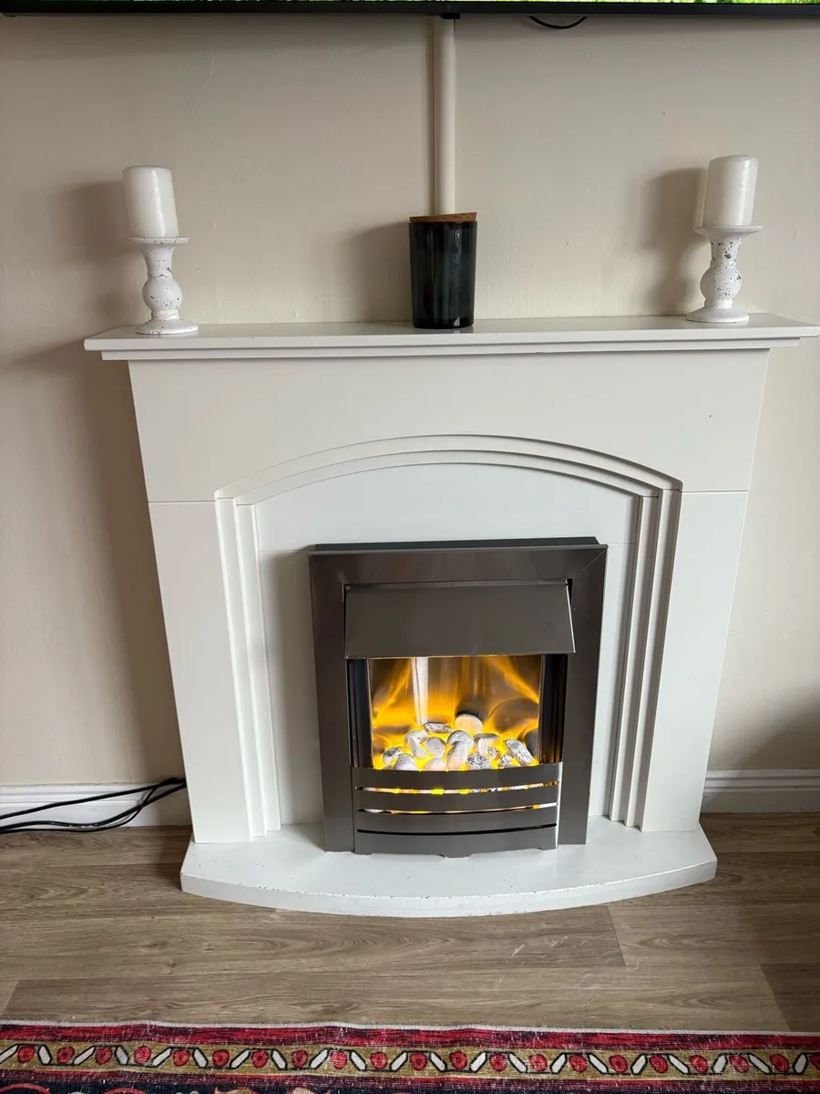 Electric fireplace and surround - Image 2