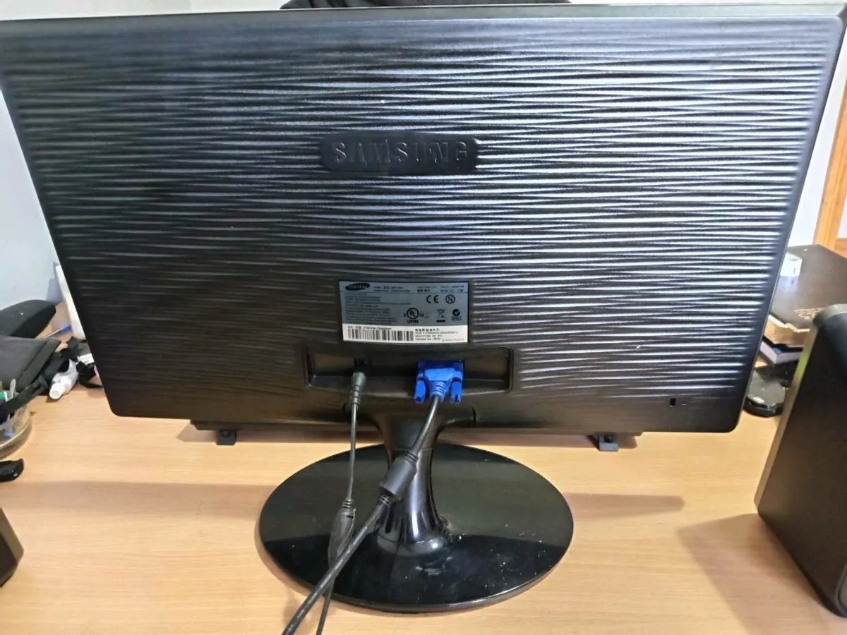 Personal Computers Monitors 2 - Image 2