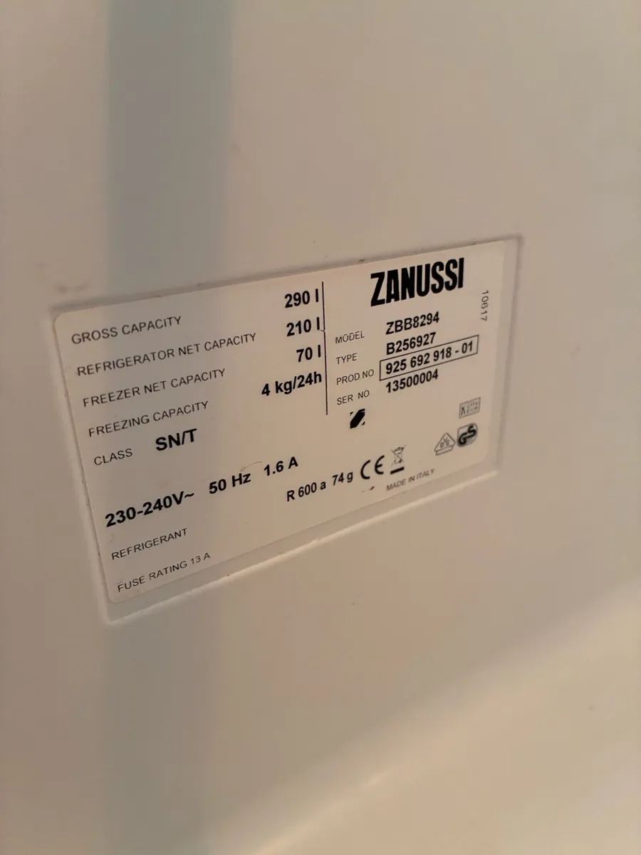 Integrated Fridge Freezer - Image 2