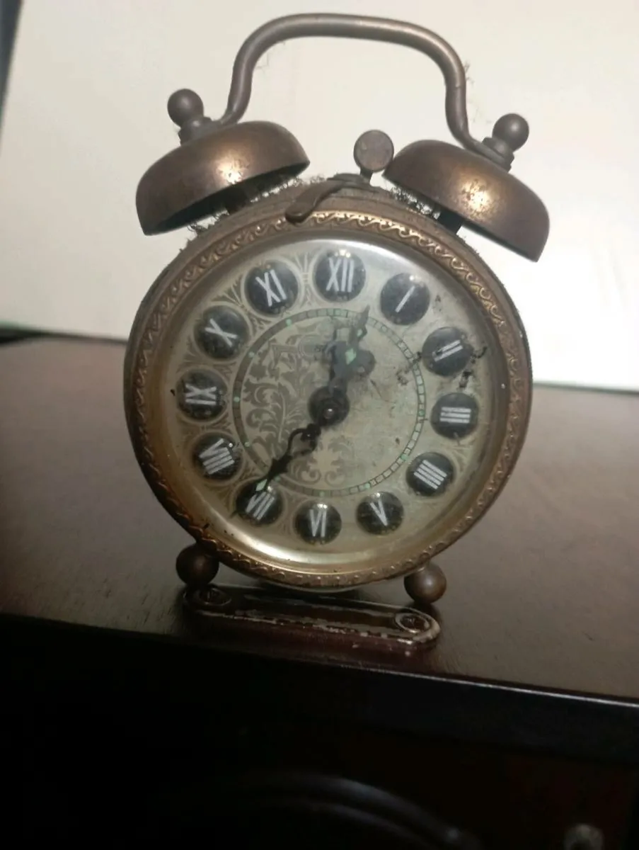 RARE  FIND VINTAGE GERMAN BLESSING ALRME CLOCK. - Image 1