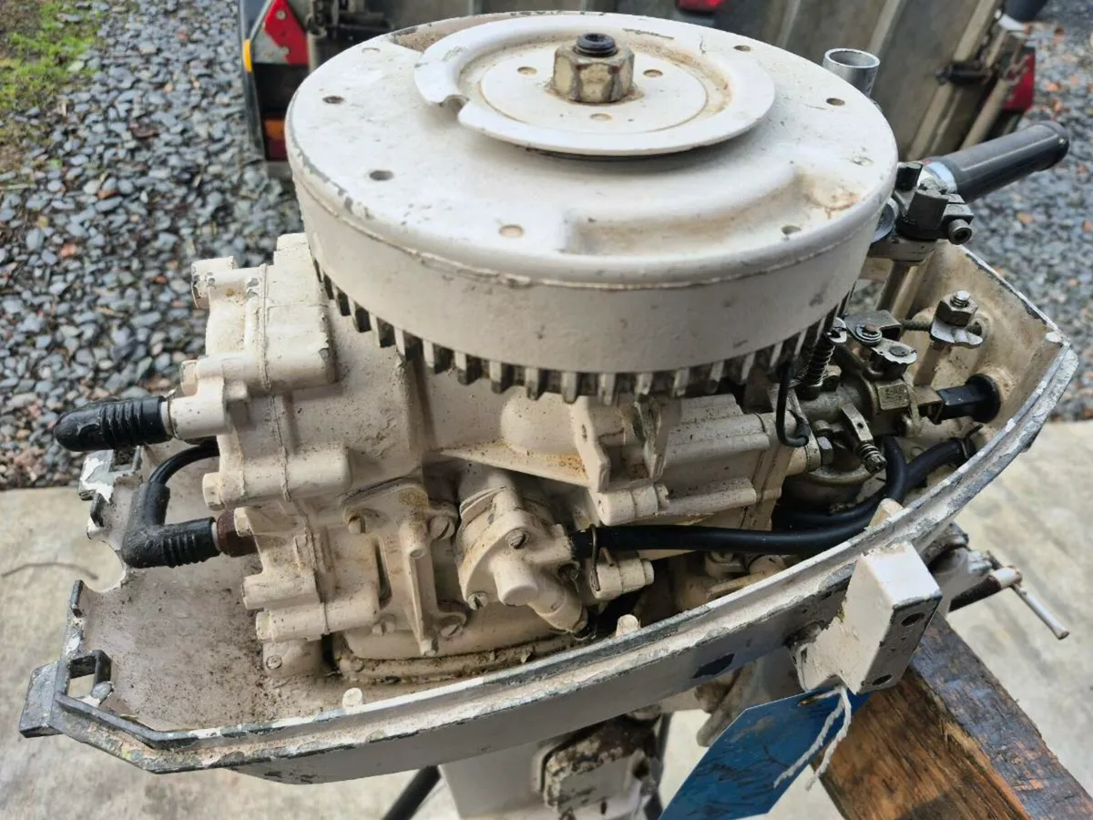 Chrysler 6hp boat outboard motor - Image 4