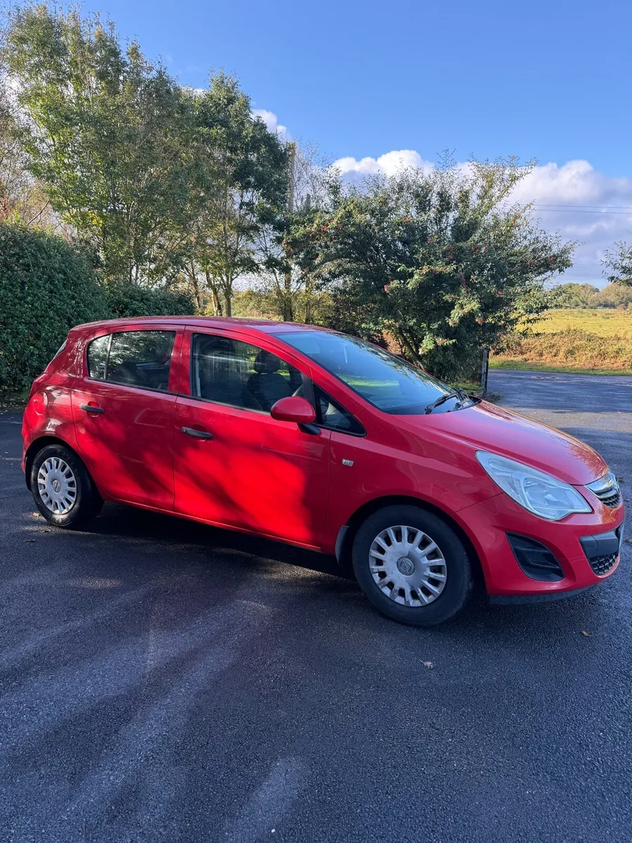 Red Opel Corsa 2012 - Image 3