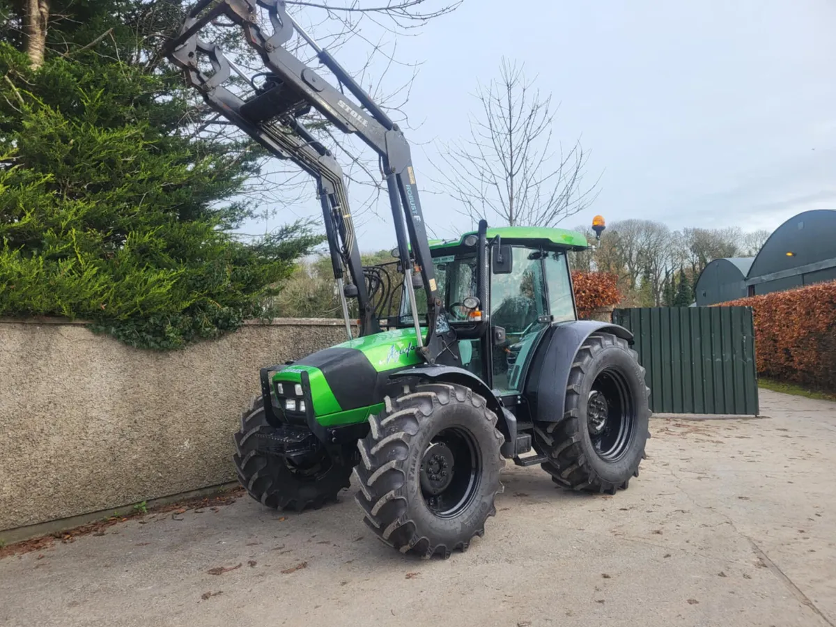 Deutz Agrofarm 85 with Laoder - Image 2