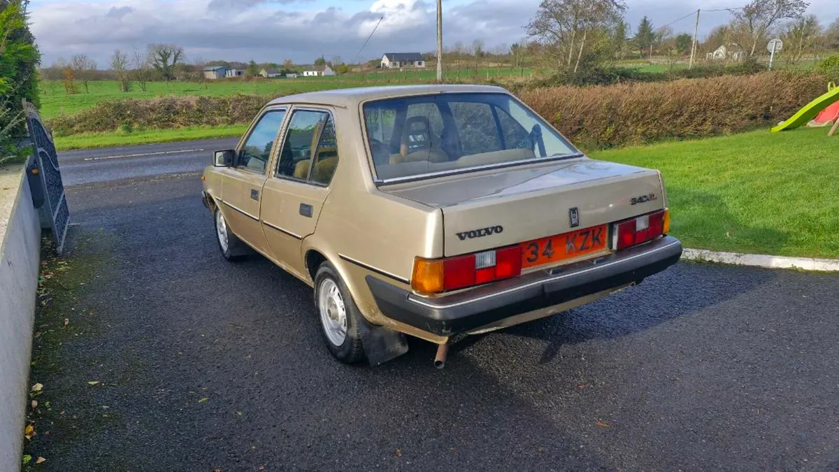 Volvo 340 Rear wheel drive  .Nct exempt. Tax €56 - Image 3