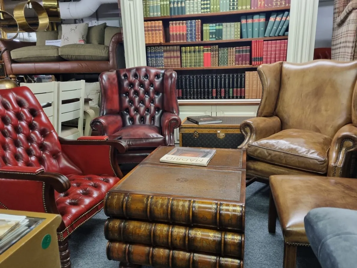 Antique original chesterfield chairs Christmas 🎄 - Image 1