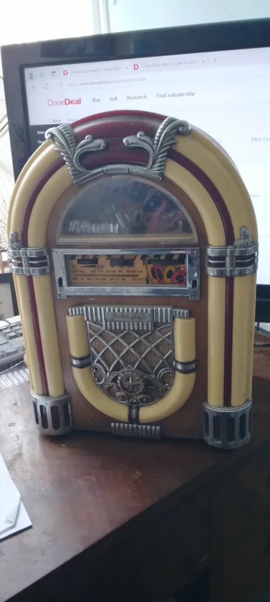 NOVELTY RADIO - Image 1