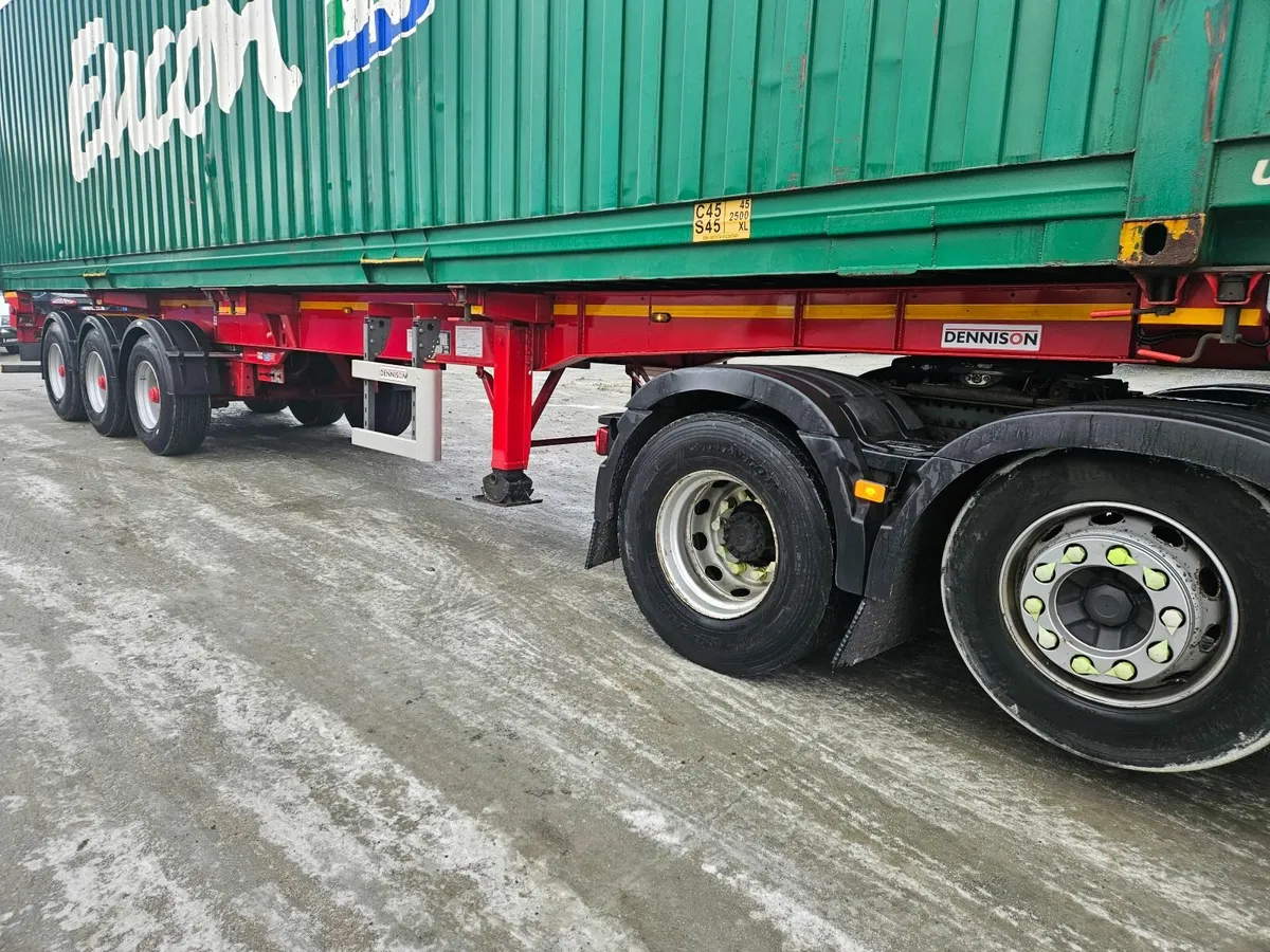 2021 Dennison Skeletal Trailer - Image 1