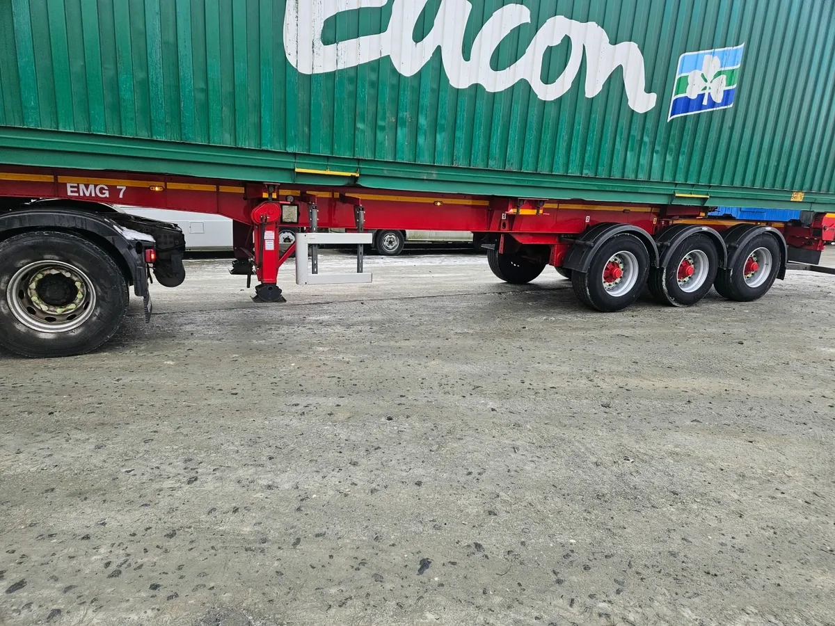 2021 Dennison Skeletal Trailer - Image 4