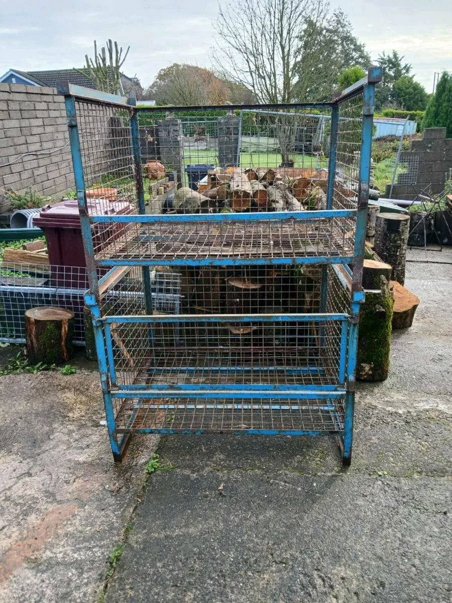 Steel crates - Image 1