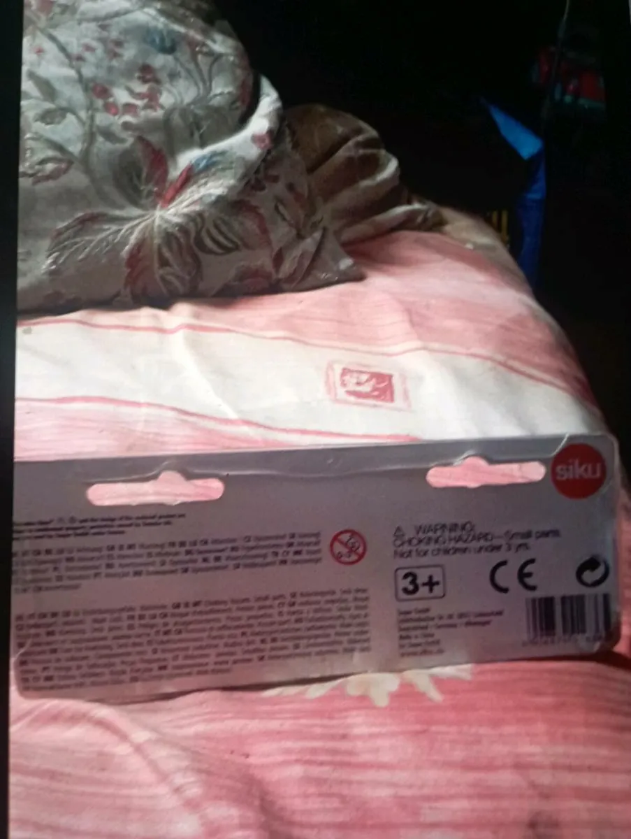 SIKU 1636 UNIMOG FIRE ENGINE WITH BOAT - Image 3