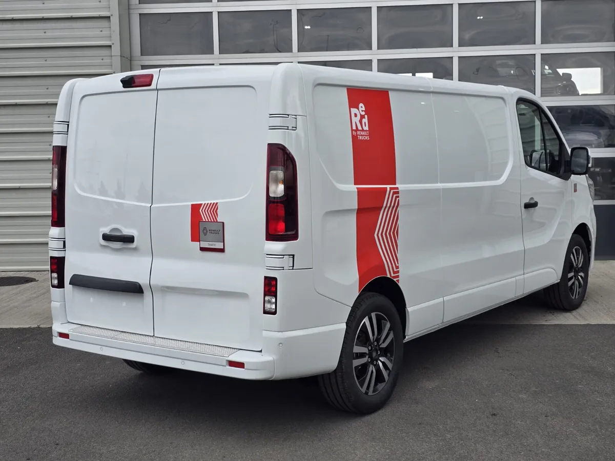 Renault Trafic Exclusive 150BHP Manual White - Image 3