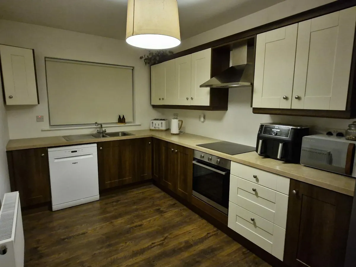 Kitchen and appliances - Image 1