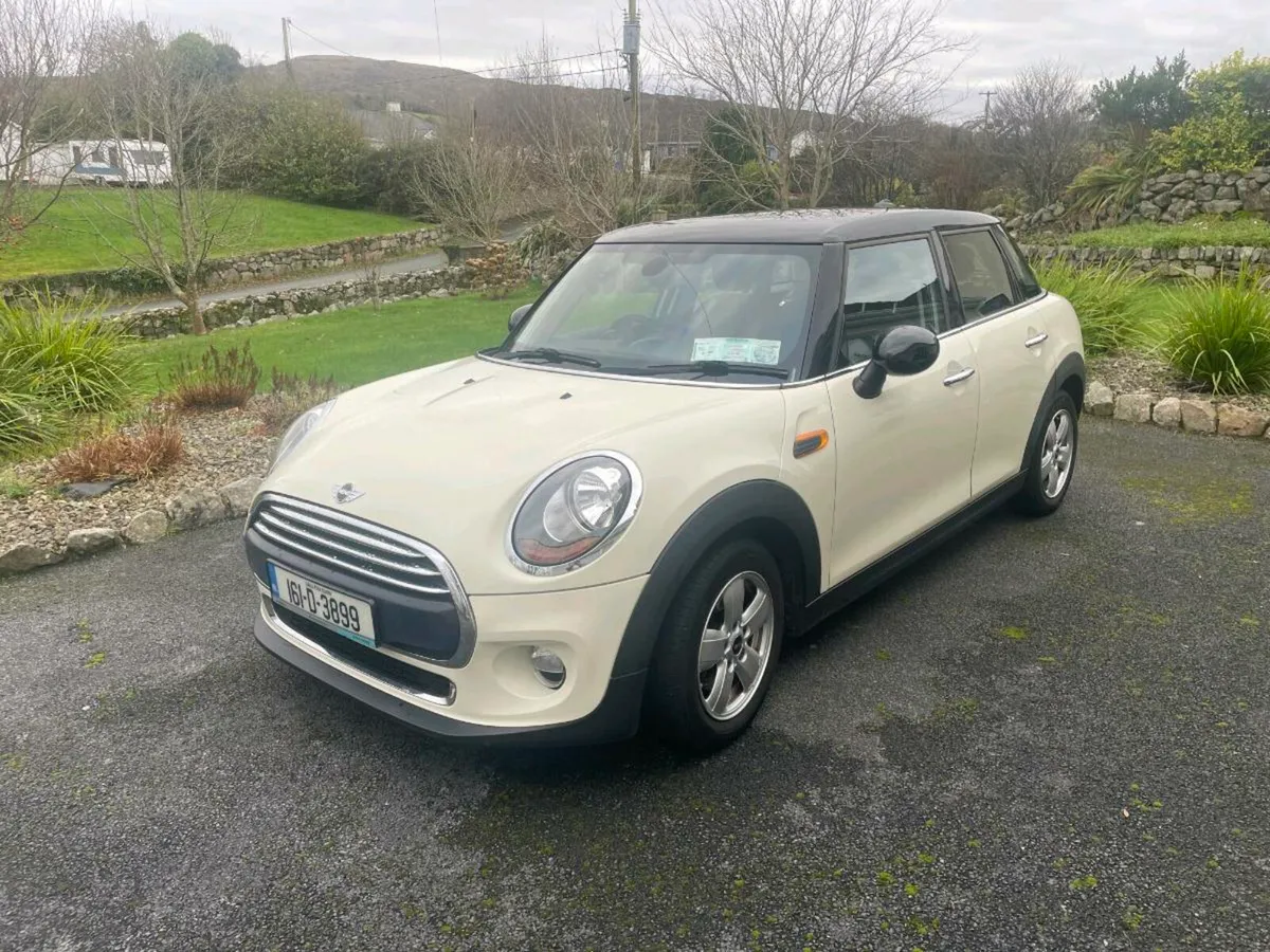Mini Cooper 1.6 Petrol Manual - Image 1