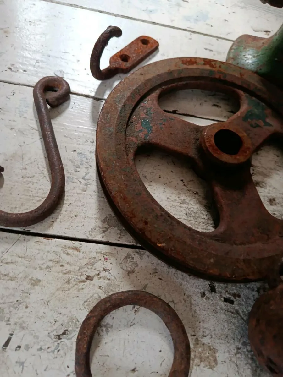 Rusty gold interesting & unique - Image 2