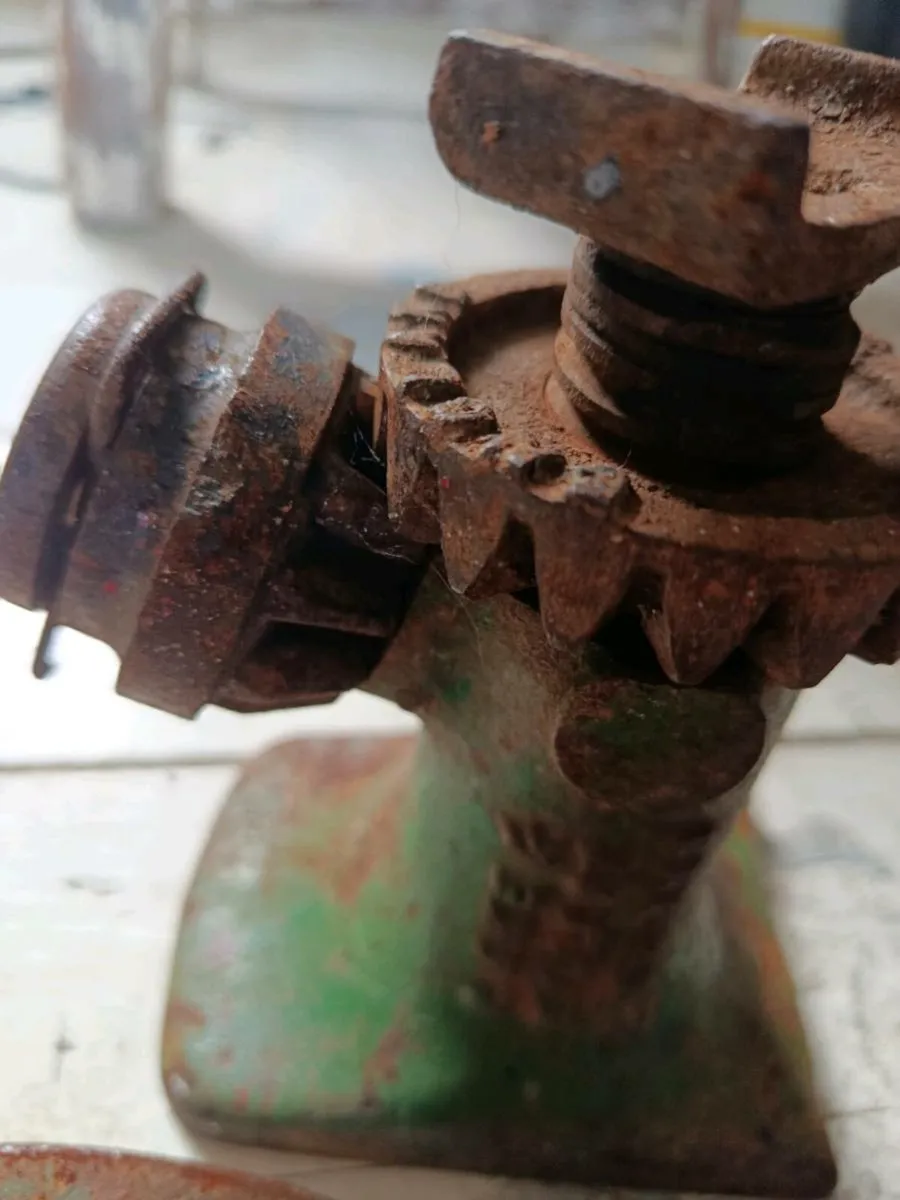 Rusty gold interesting & unique - Image 4