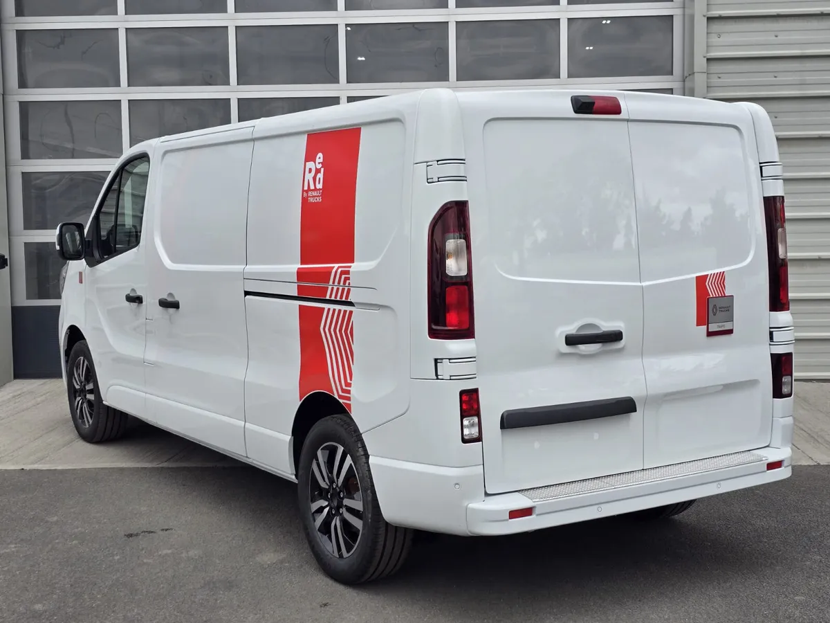 Renault Trafic Exclusive 170BHP Manual White - Image 4