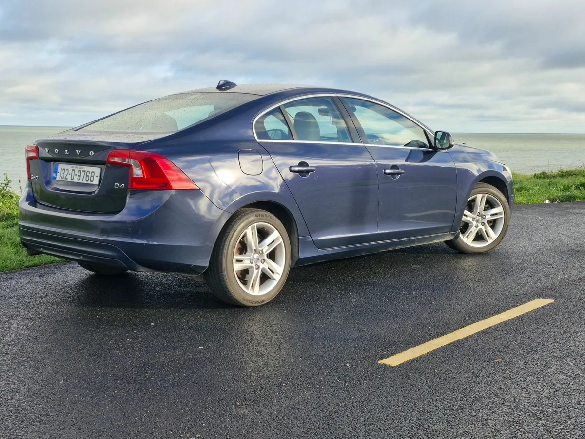 Volvo S60 2013 - Image 2