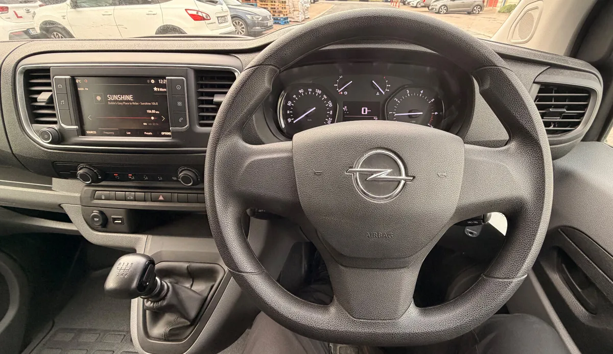 2022 Opel Vivaro Only 11,000Km LWB - Image 2