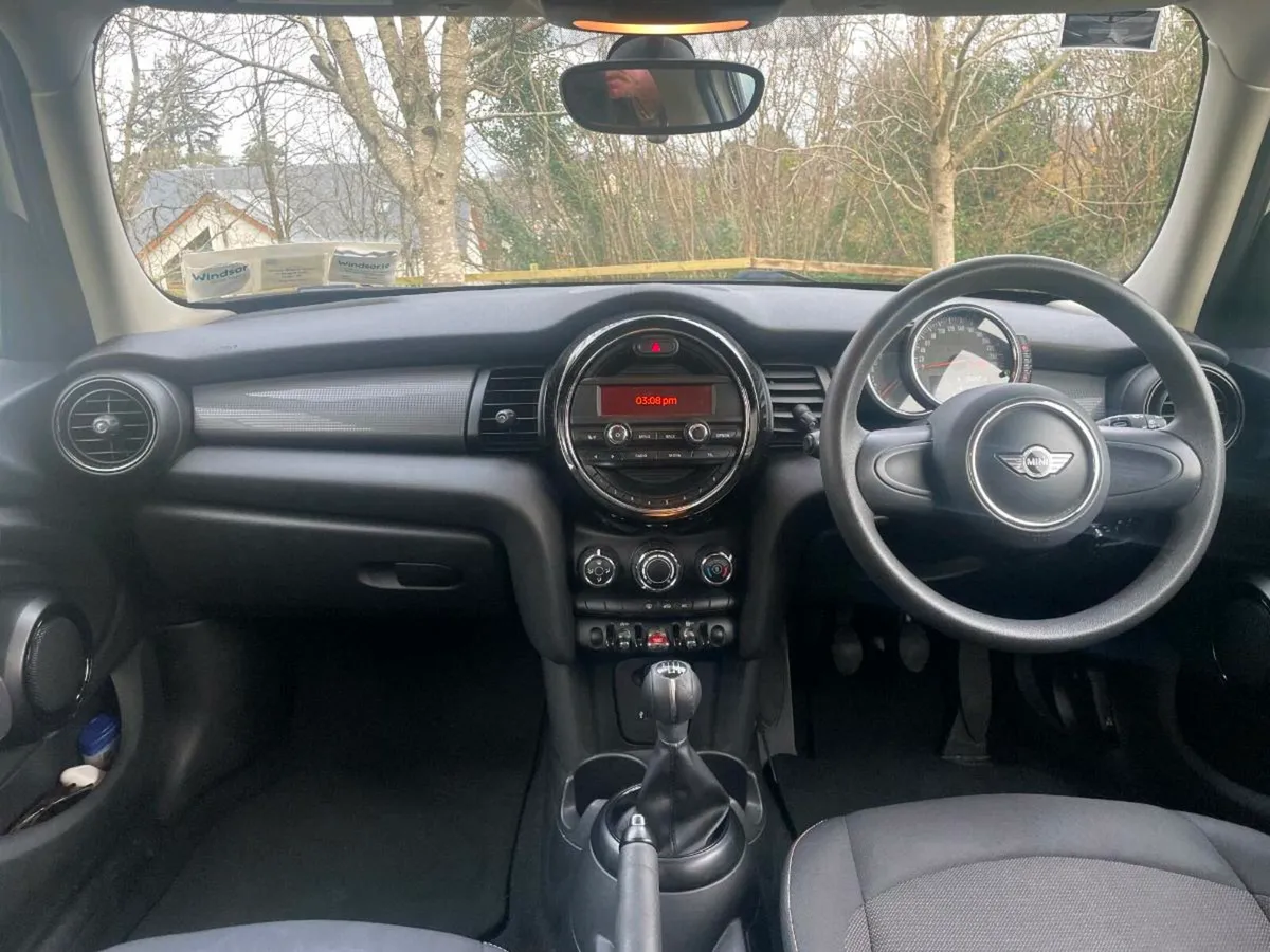 Mini Cooper 1.6 Petrol Manual - Image 3