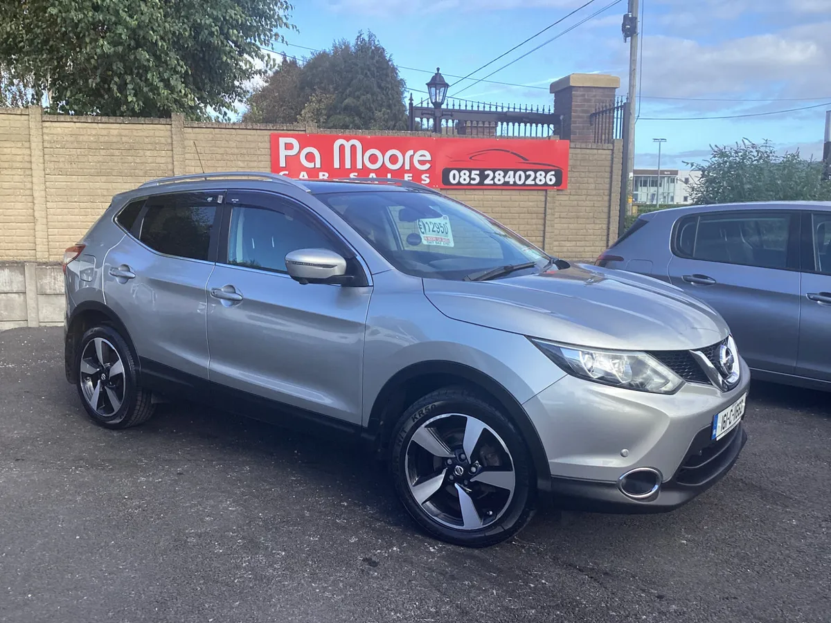 Nissan Qashqai ** CAMERA * SAT NAV - Image 2