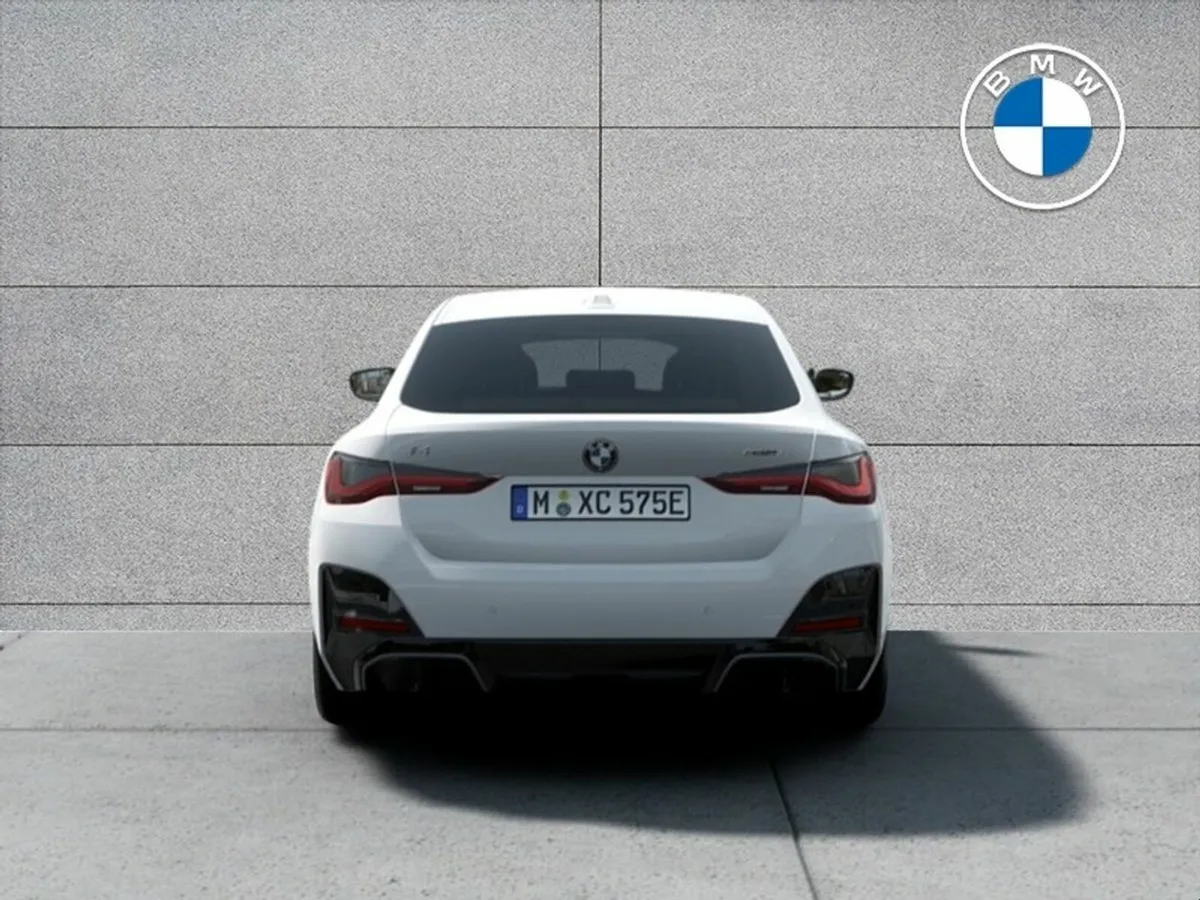 BMW i4 eDrive35 M Sport - Image 3