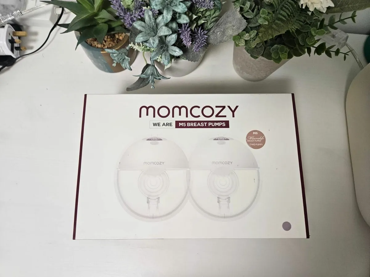 Momcozy M5 electric breast pump wearable - Image 3
