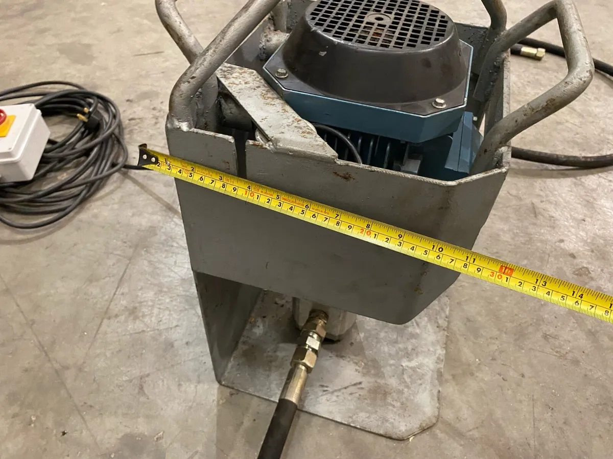 OIL TRANSFER PUMP 230V SINGLE PHASE - Image 3